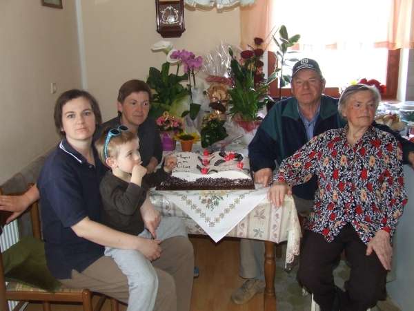 Mama Rezka praznuje 90. rojstni dan